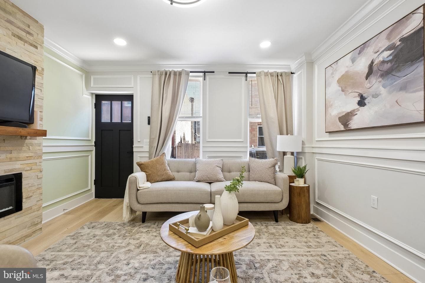 2076 E Monmouth Street photo 7