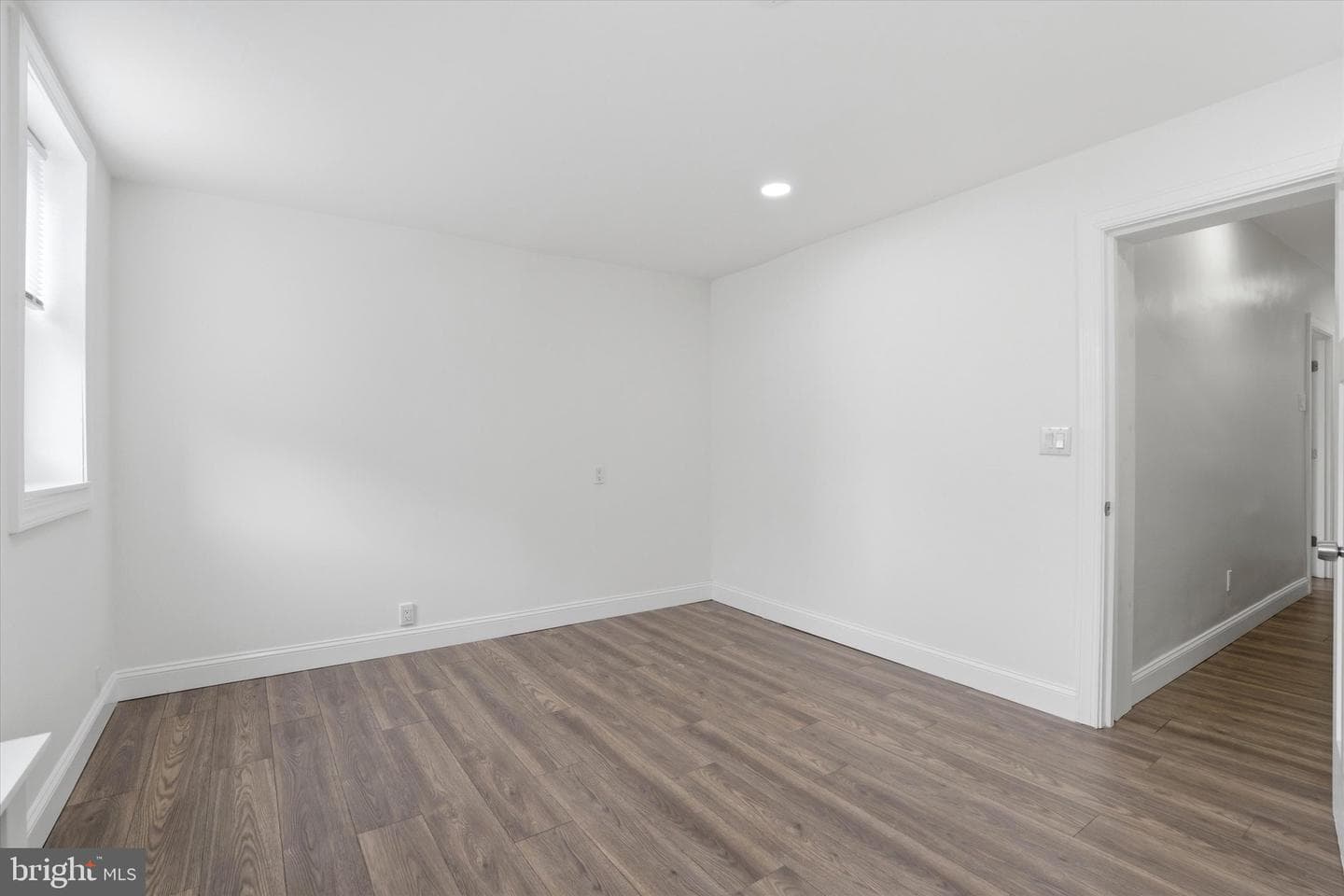 286 Leverington Avenue photo 19