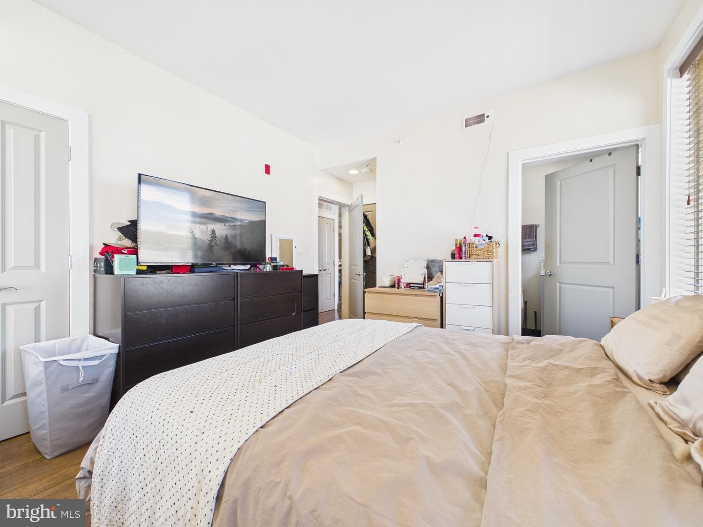 1241 Buttonwood Street #4c photo 24