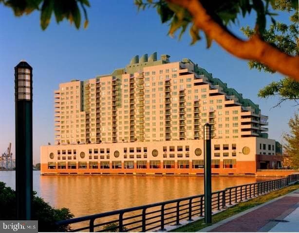 717 S Columbus Boulevard #406, Philadelphia