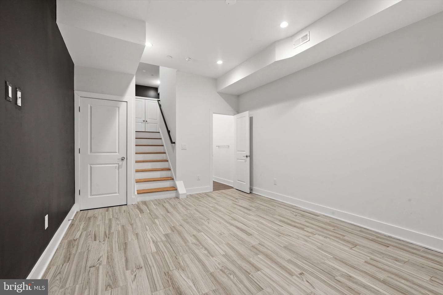 2414 Manton Street photo 22