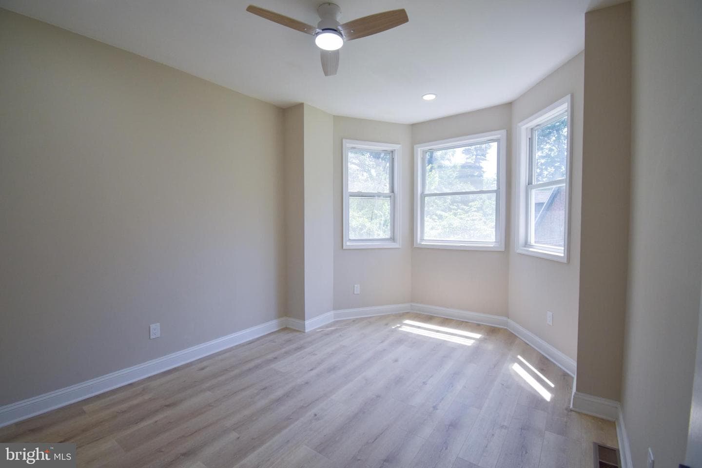 5334 Lena Street photo 14