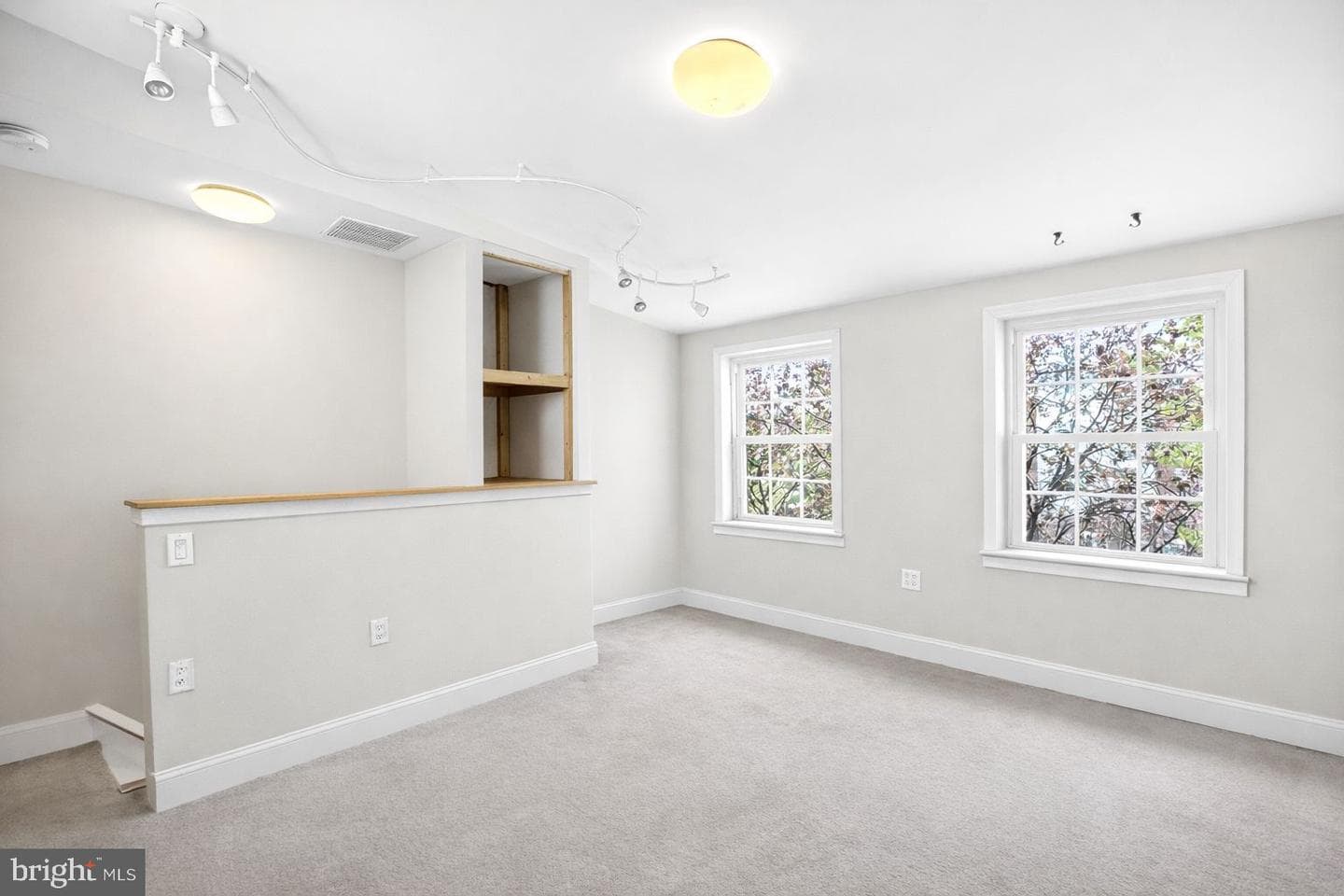 1119 E Moyamensing Avenue photo 17