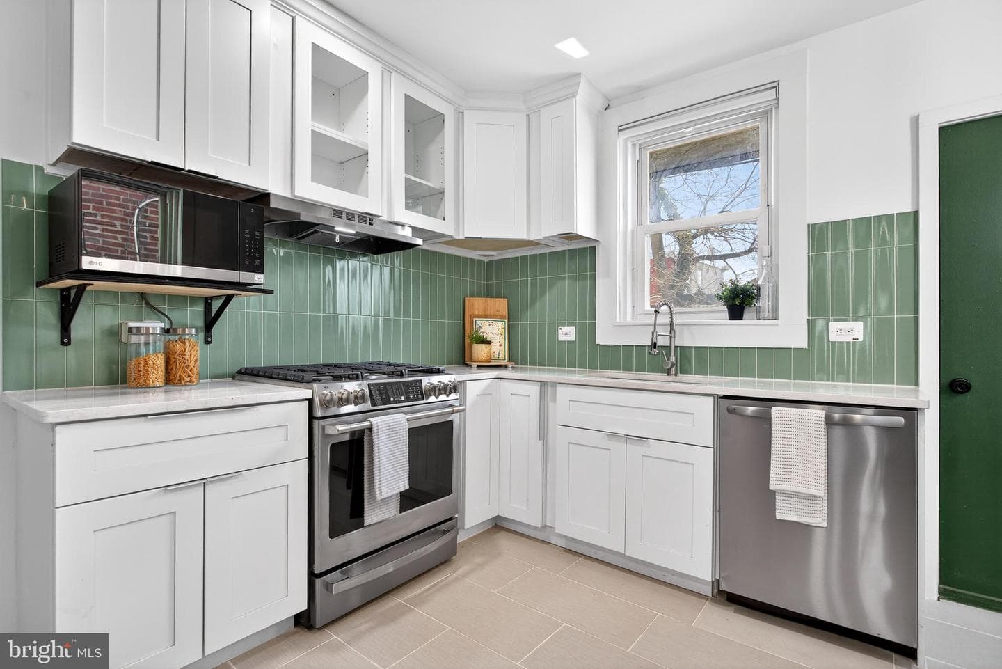 128 E Tulpehocken Street photo 9