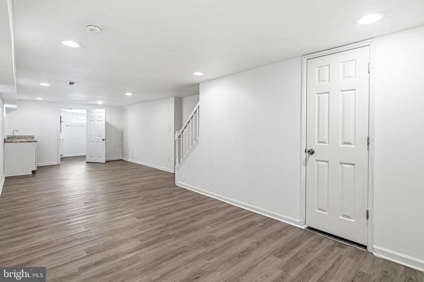 151 W Abbottsford Avenue photo 21