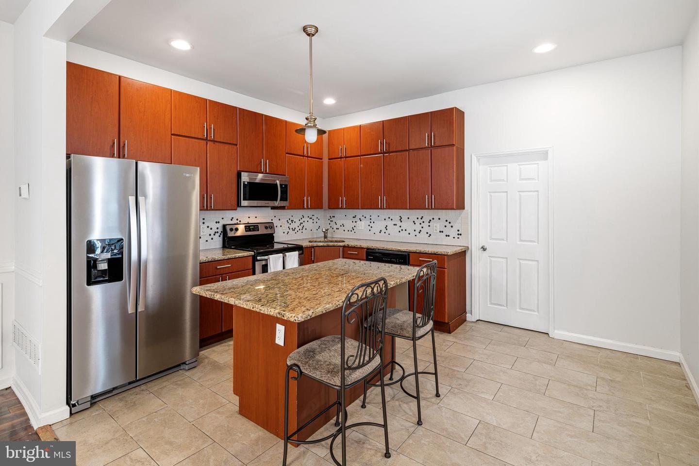 151 W Abbottsford Avenue photo 6