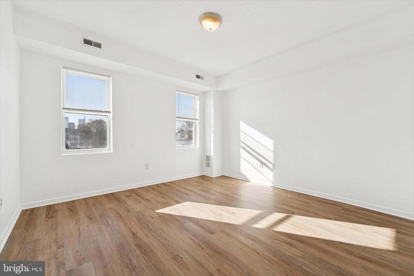 1621 W Montgomery Avenue photo 22