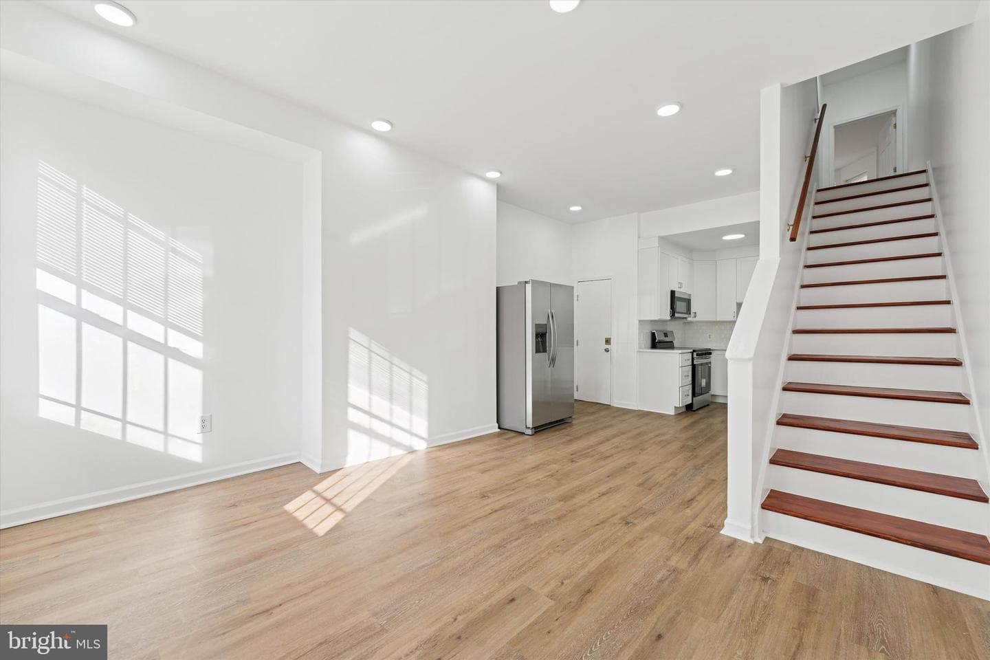 1621 W Montgomery Avenue photo 5