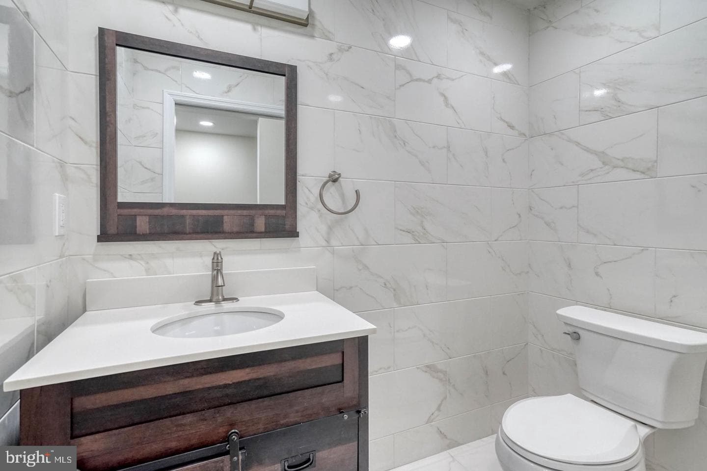 1211 Peters Street photo 10