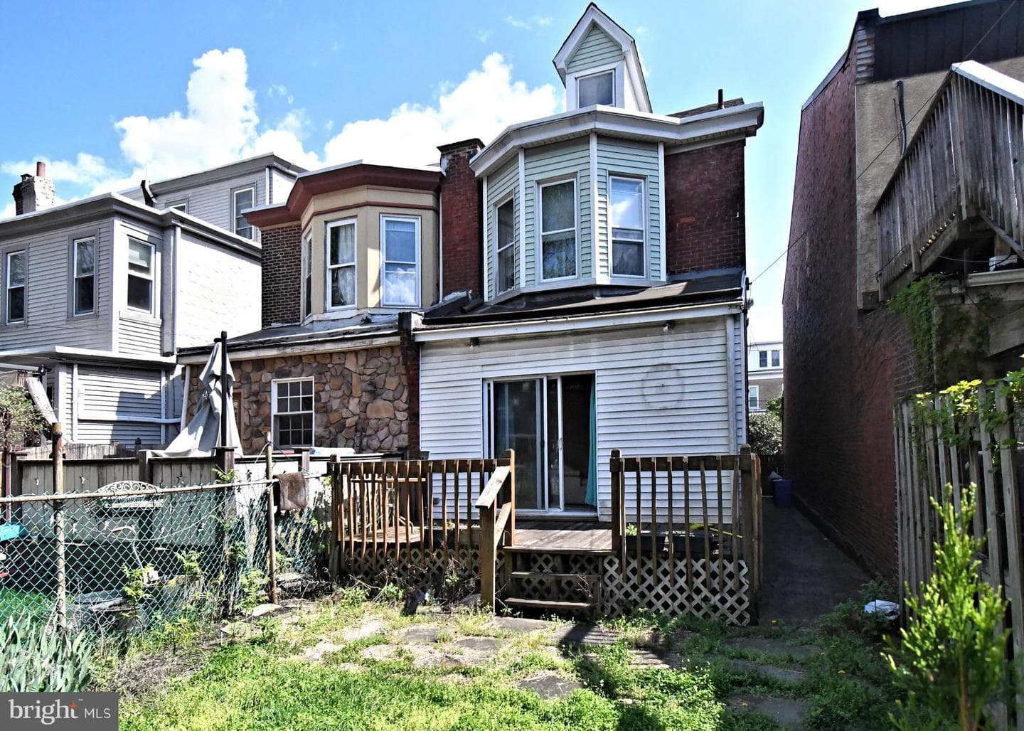 328 Roxborough Avenue photo 50