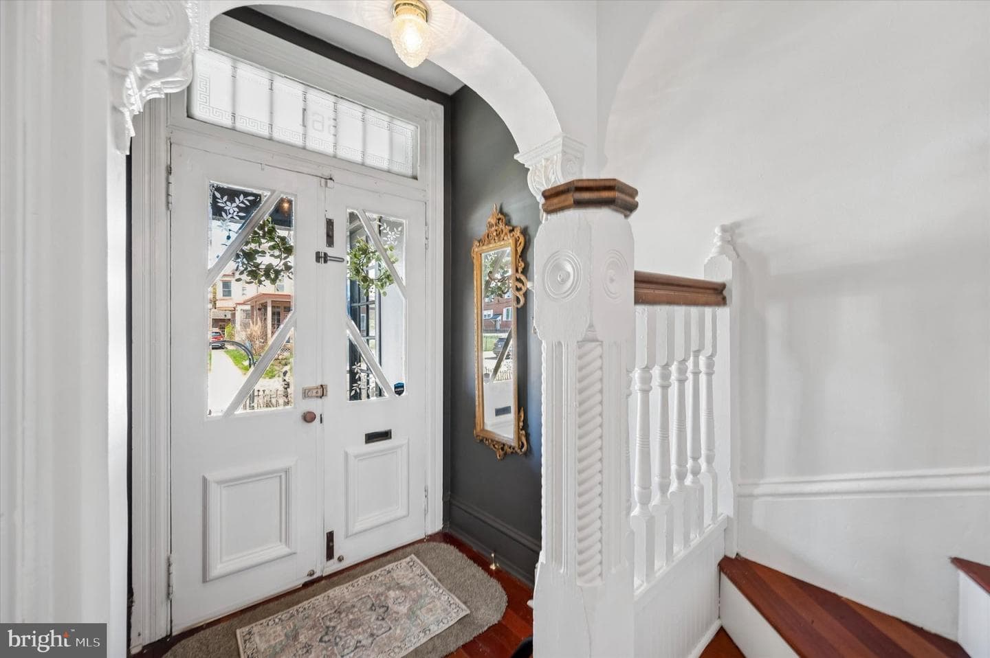 561 Leverington Avenue photo 3