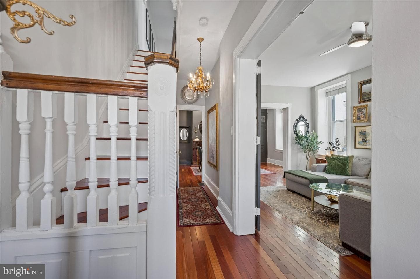 561 Leverington Avenue photo 4