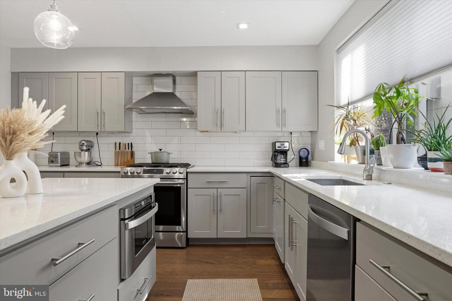 1726 N Hancock Street photo 9