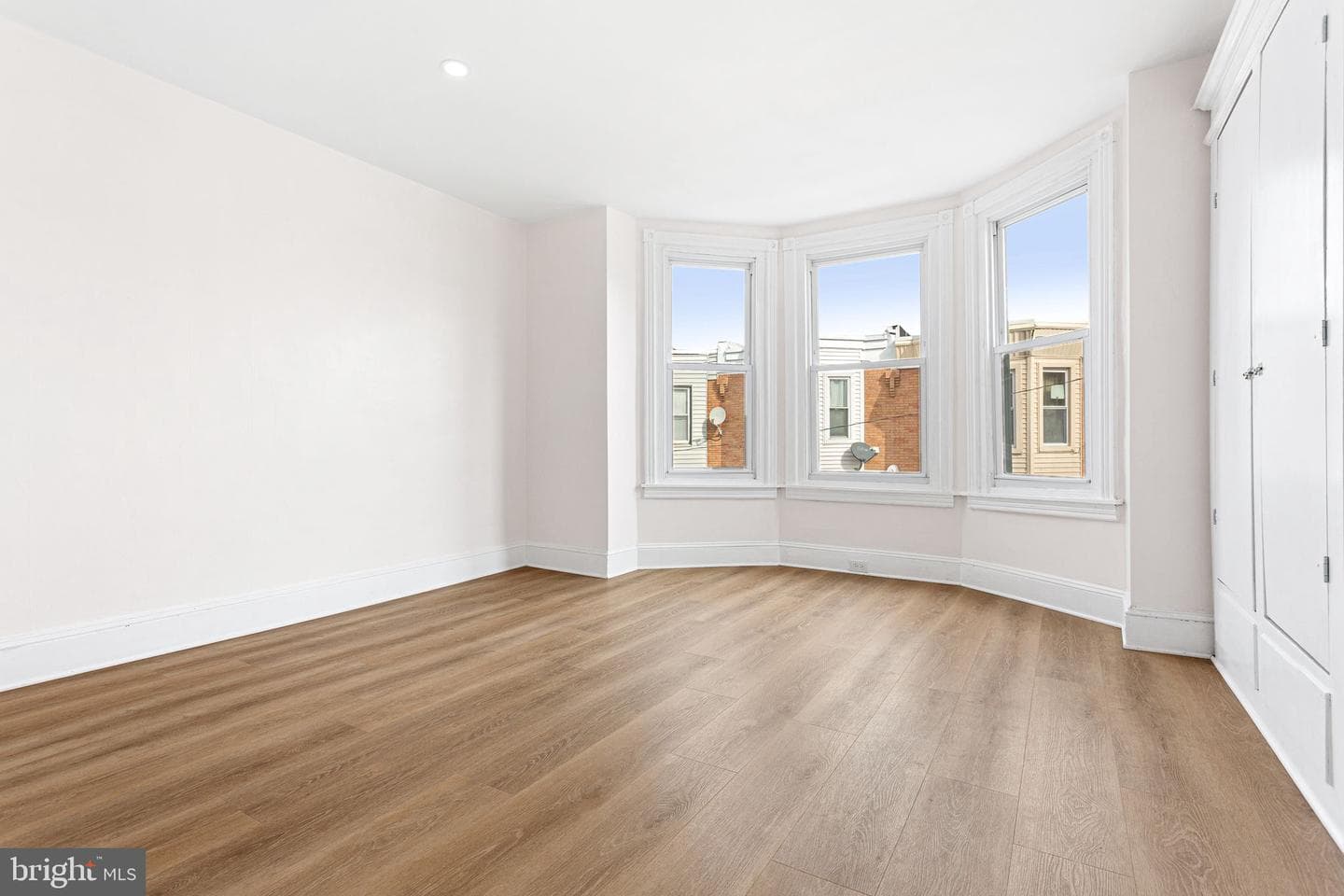 2042 S Cecil Street photo 16