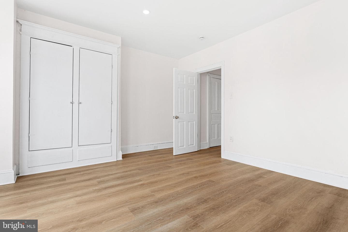 2042 S Cecil Street photo 17