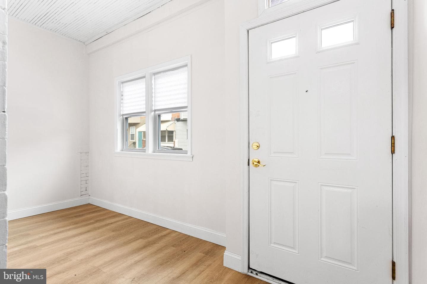 2042 S Cecil Street photo 3