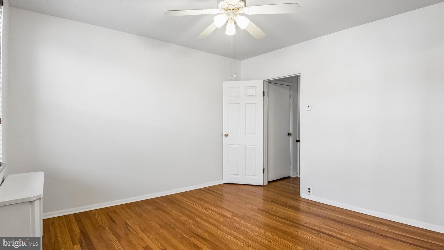2433 S Mole Street photo 17