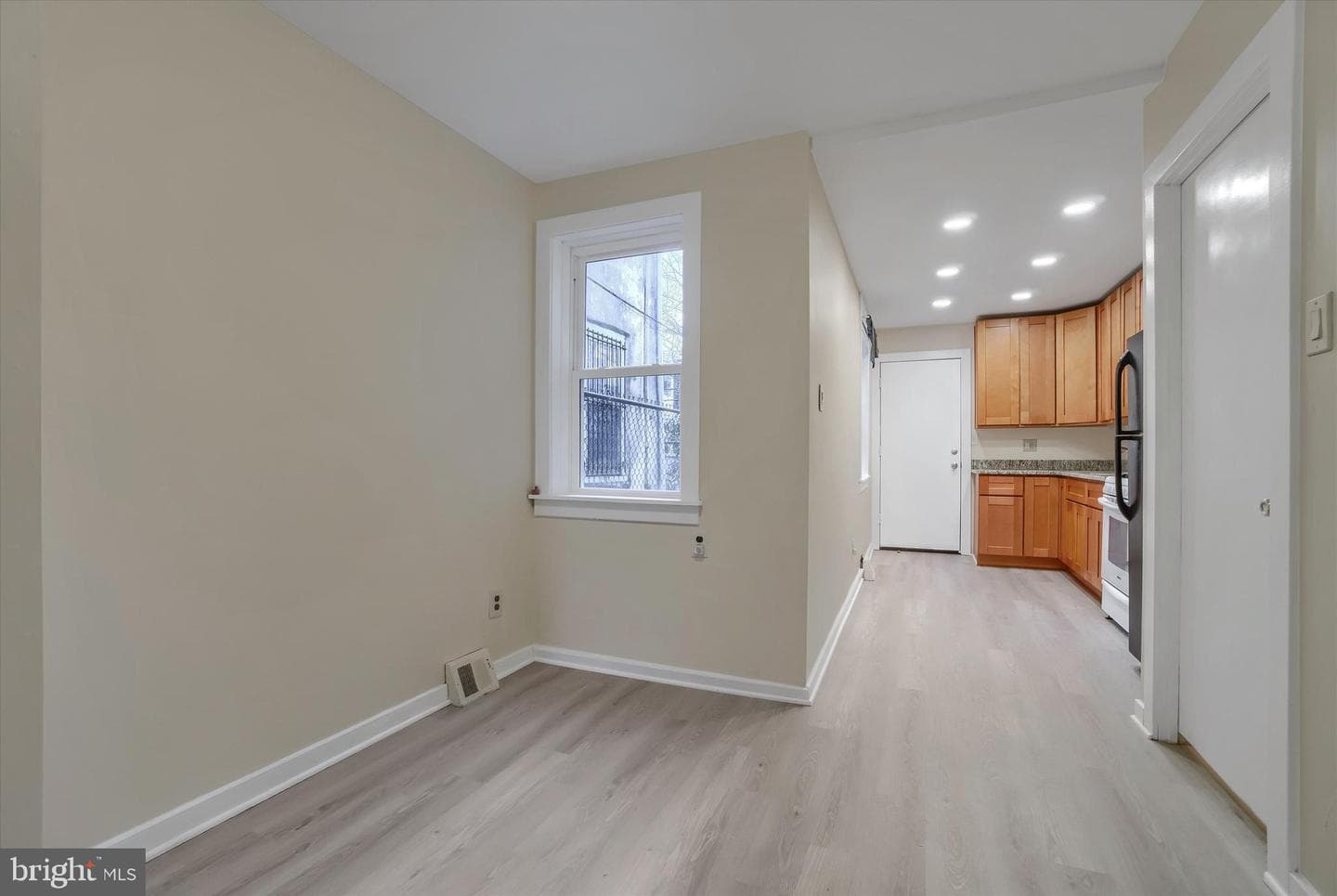 4211 Parrish Street photo 10