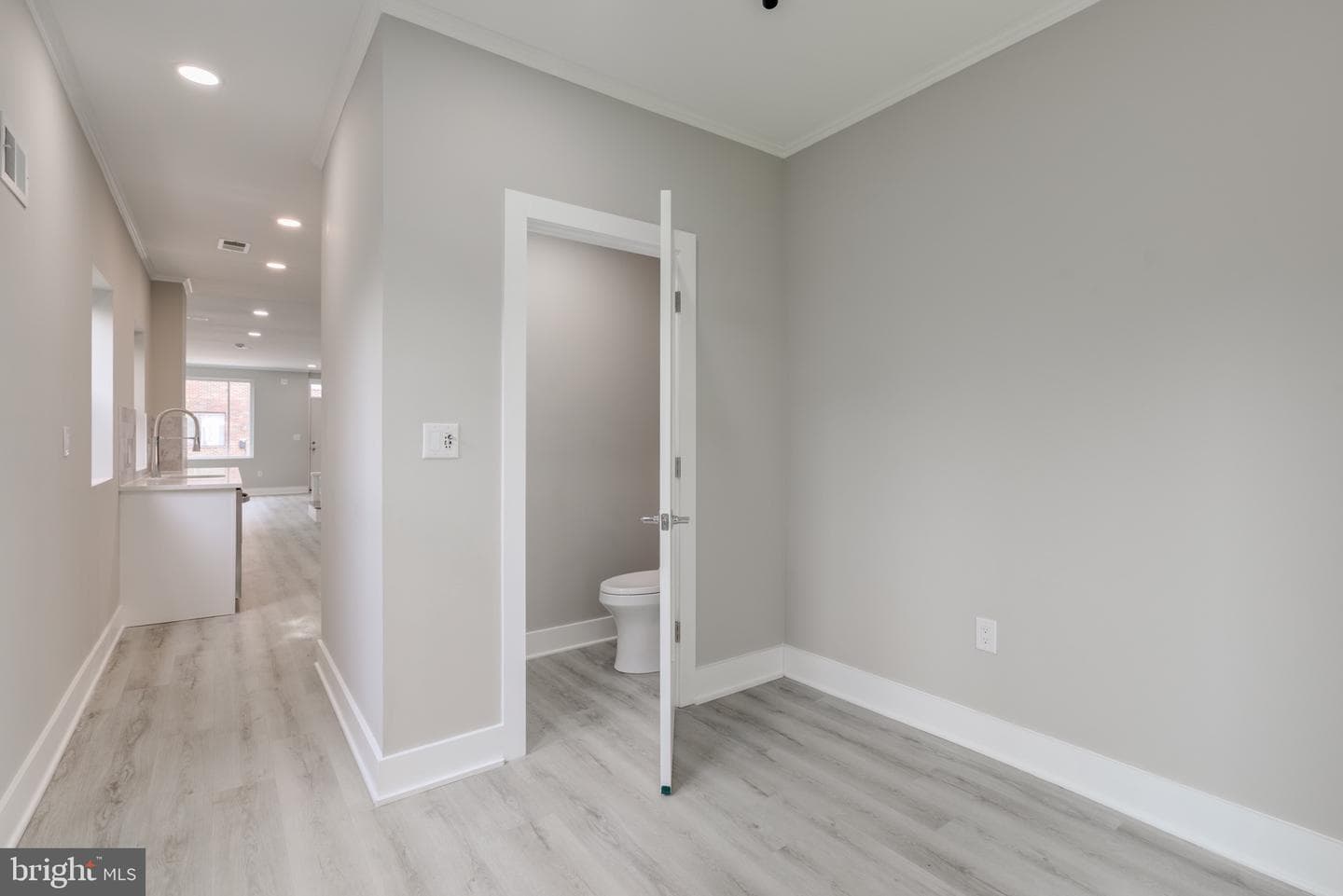 2180 E Cumberland Street photo 19