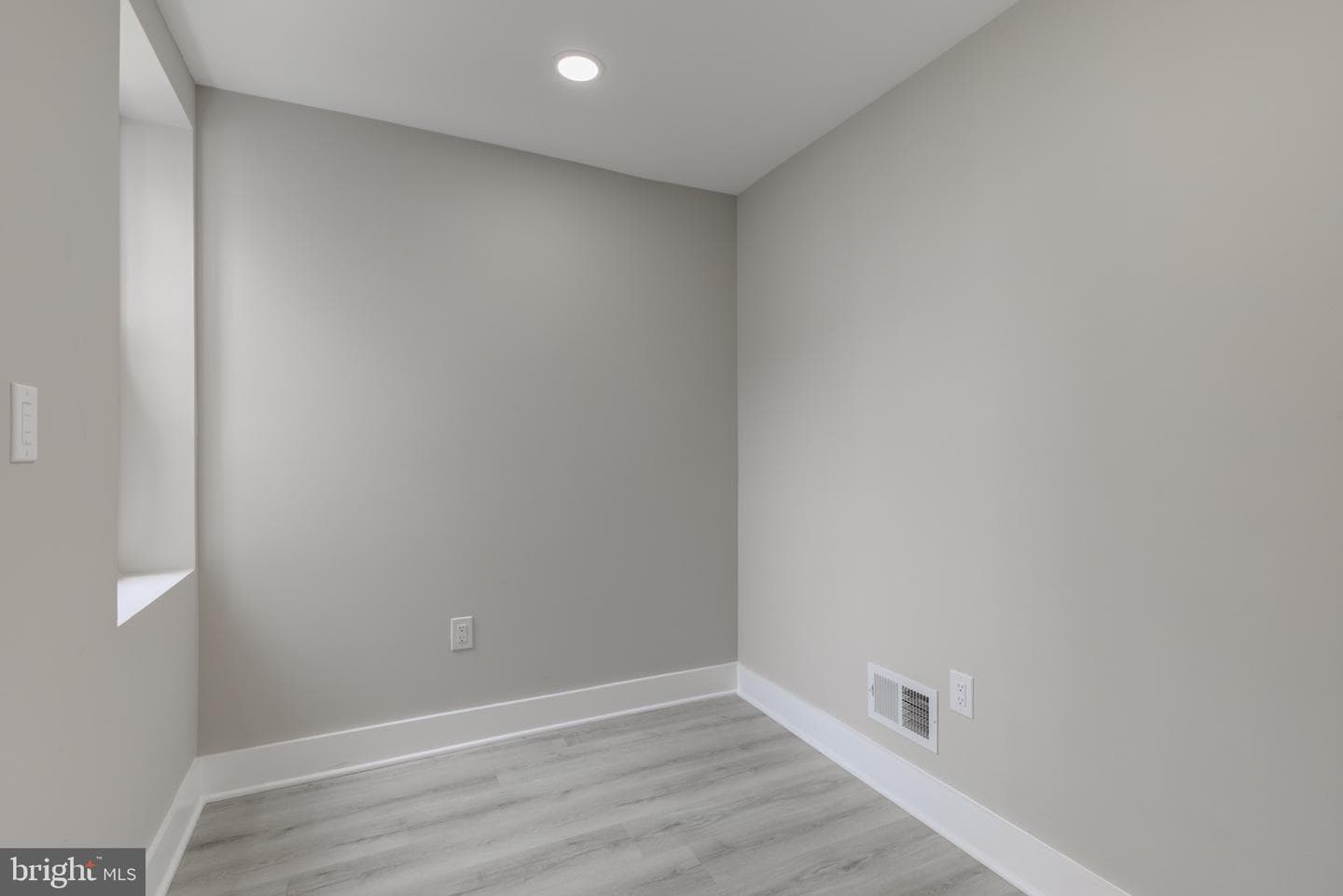 2180 E Cumberland Street photo 25