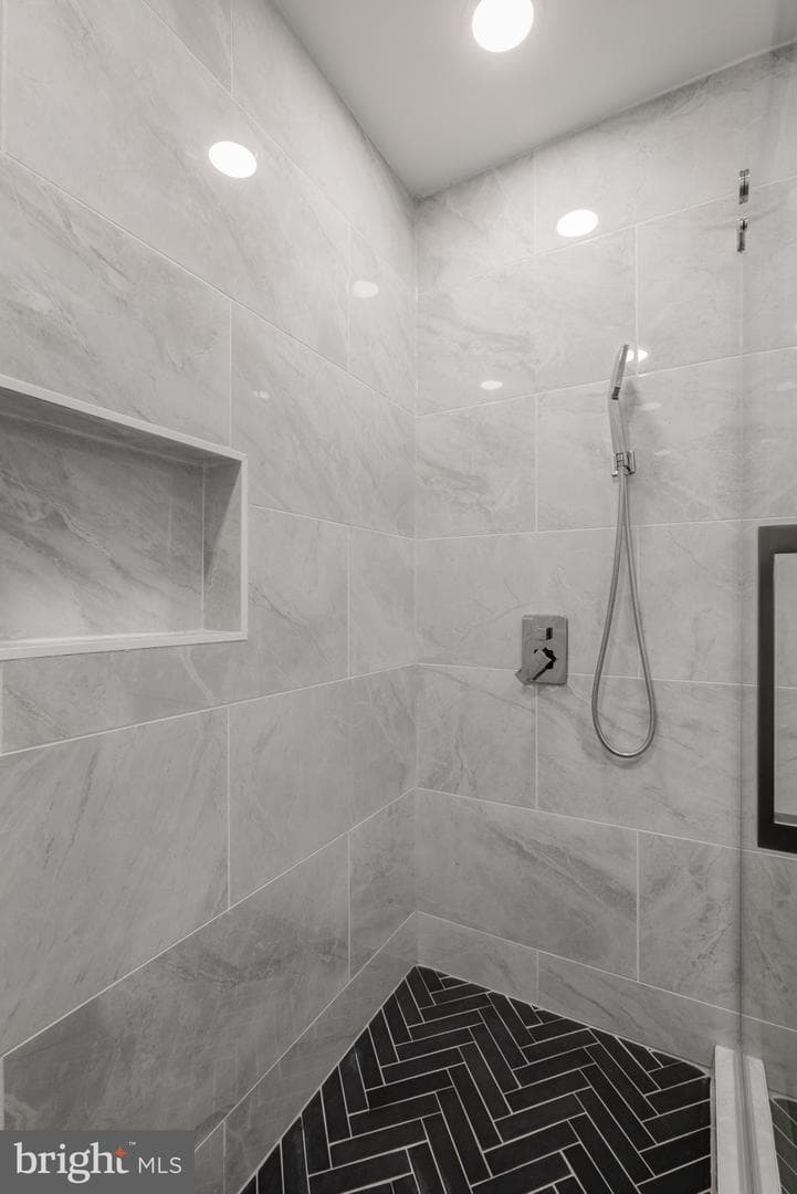 2180 E Cumberland Street photo 32