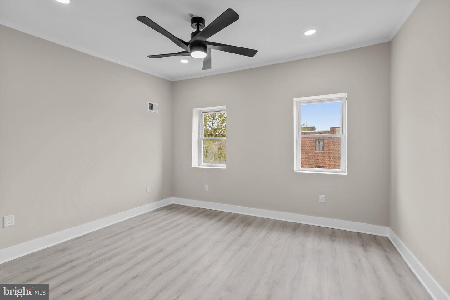 2180 E Cumberland Street photo 33