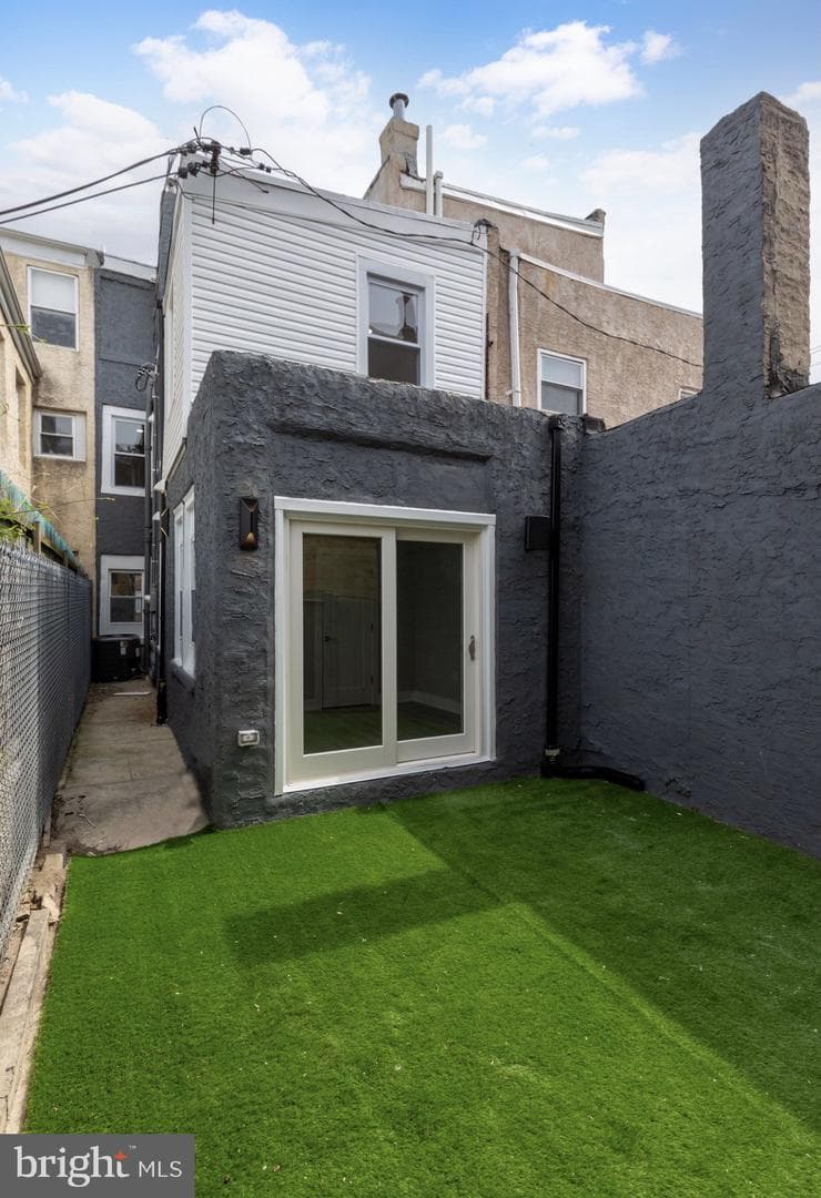 2180 E Cumberland Street photo 45