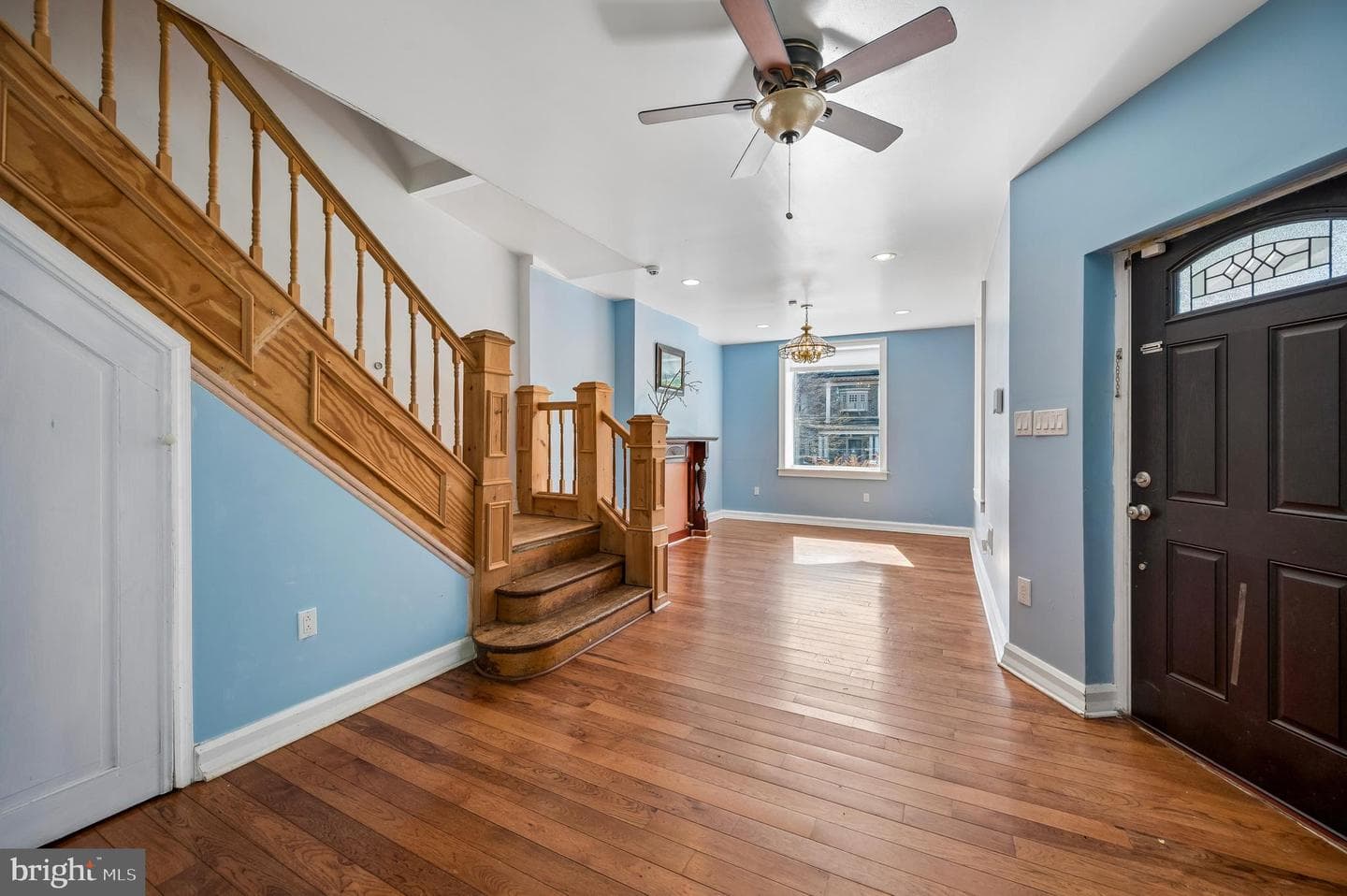 229 W Hansberry Street photo 3