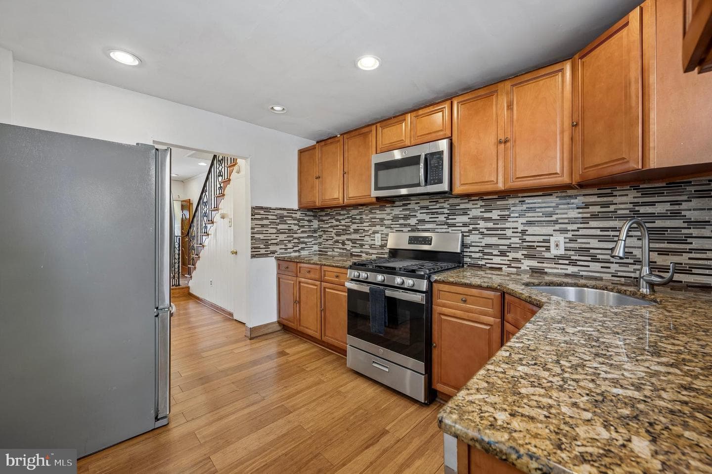 2229 S Garnet Street photo 11
