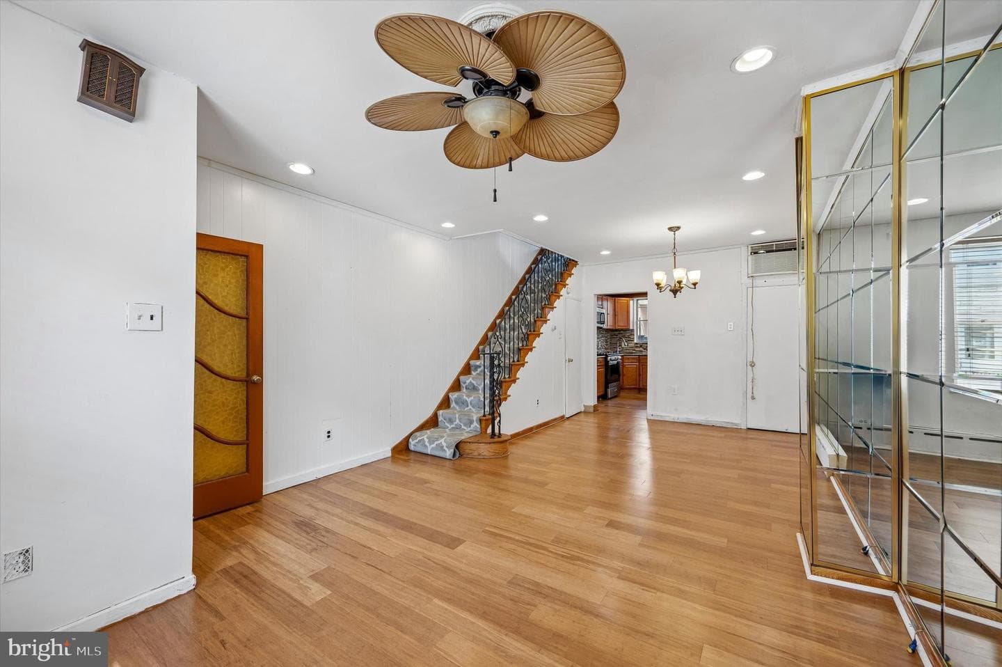 2229 S Garnet Street photo 3
