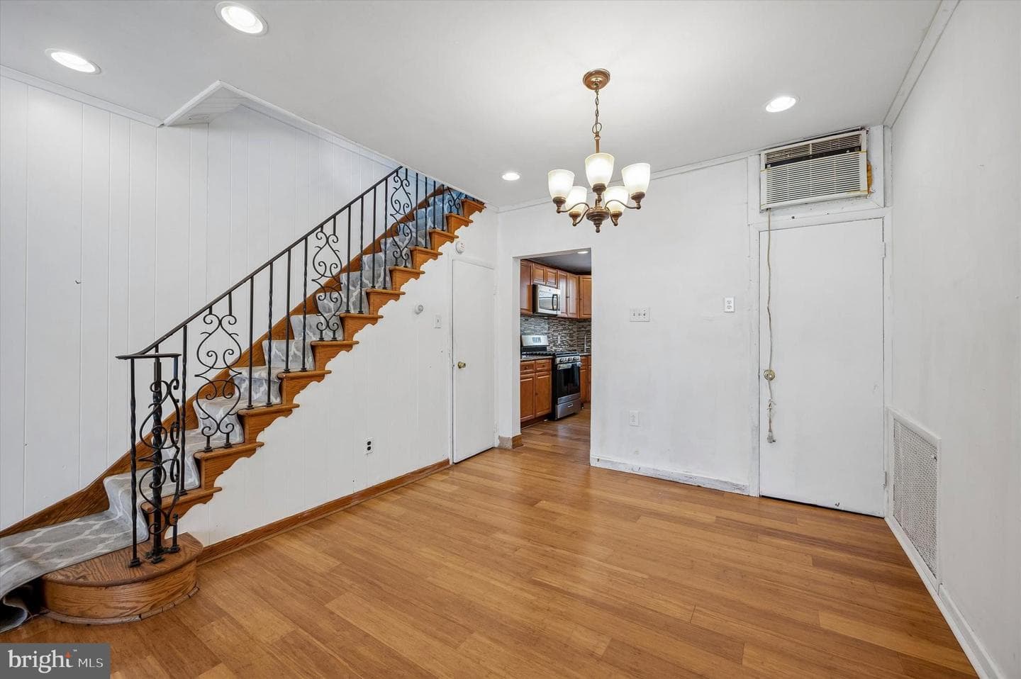 2229 S Garnet Street photo 6