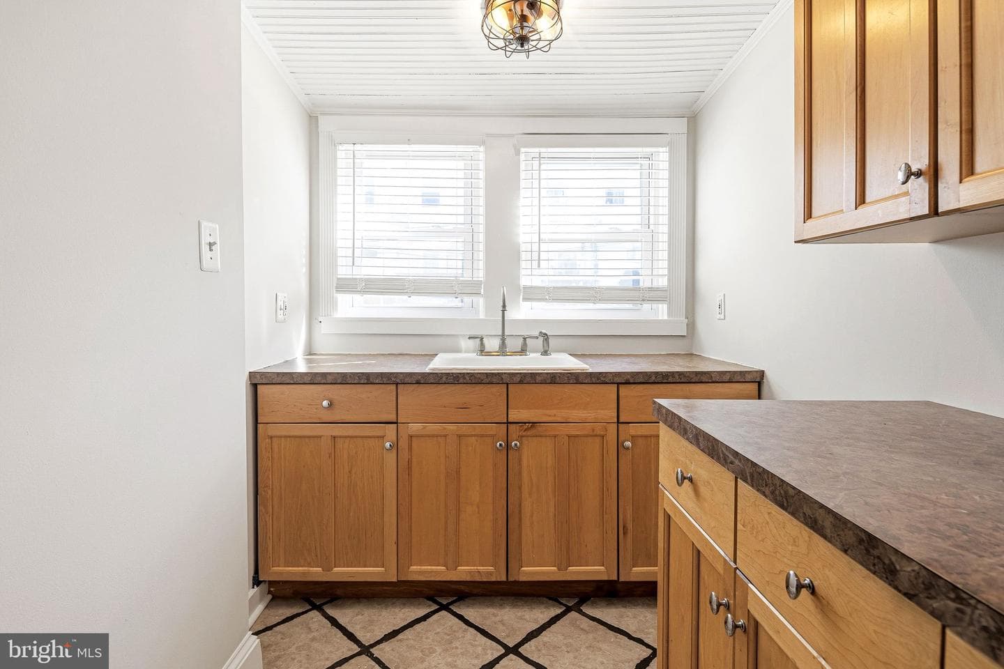 3421 Vaux Street photo 7
