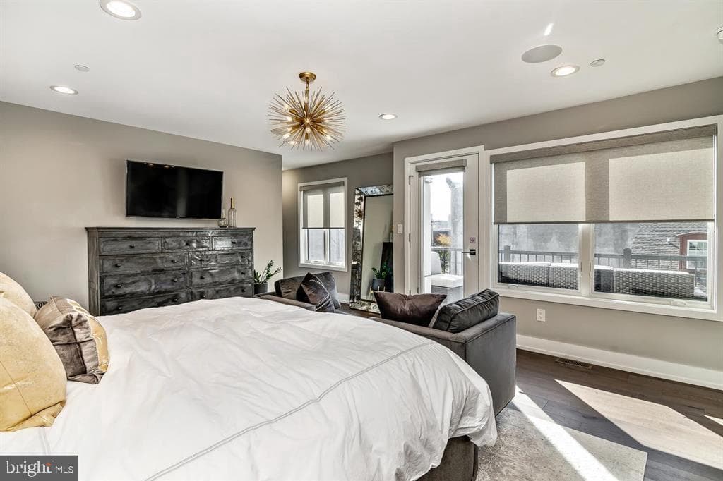 305 Green Street photo 19