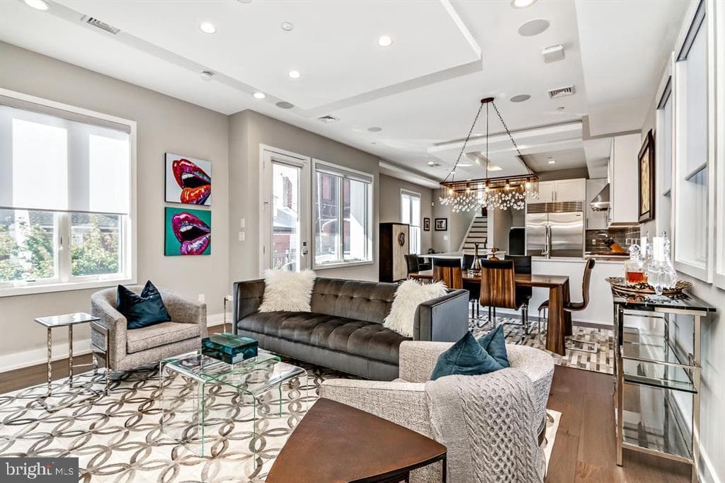 305 Green Street photo 4