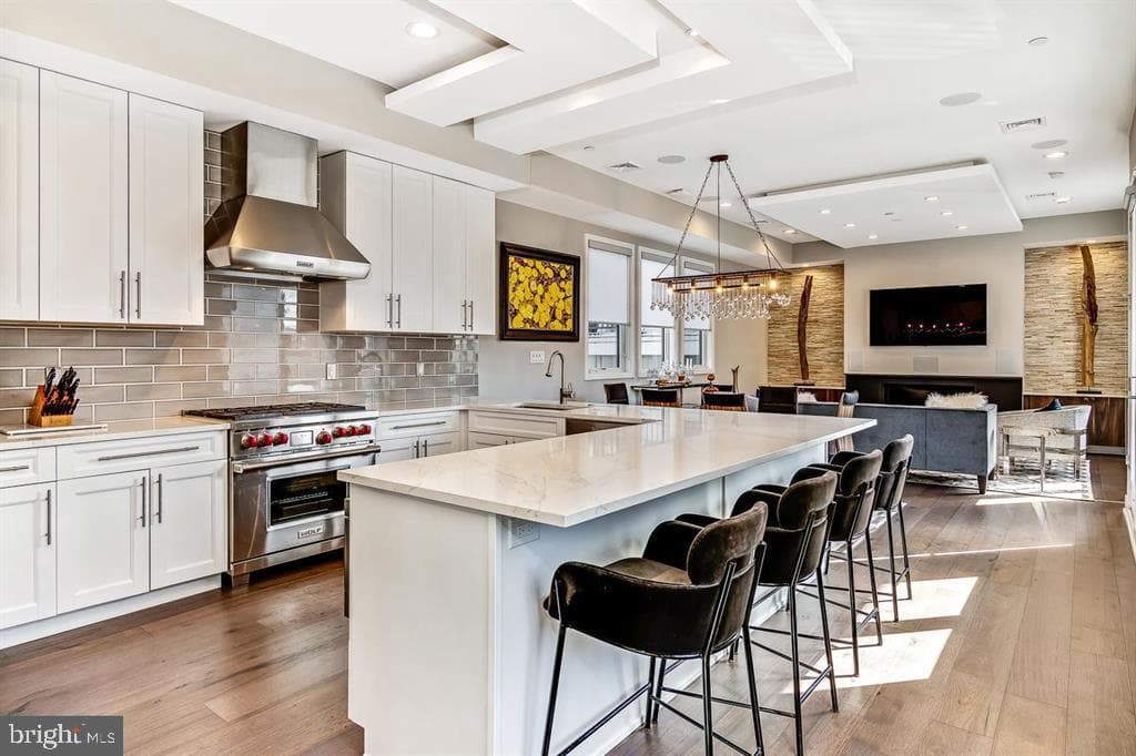 305 Green Street photo 8