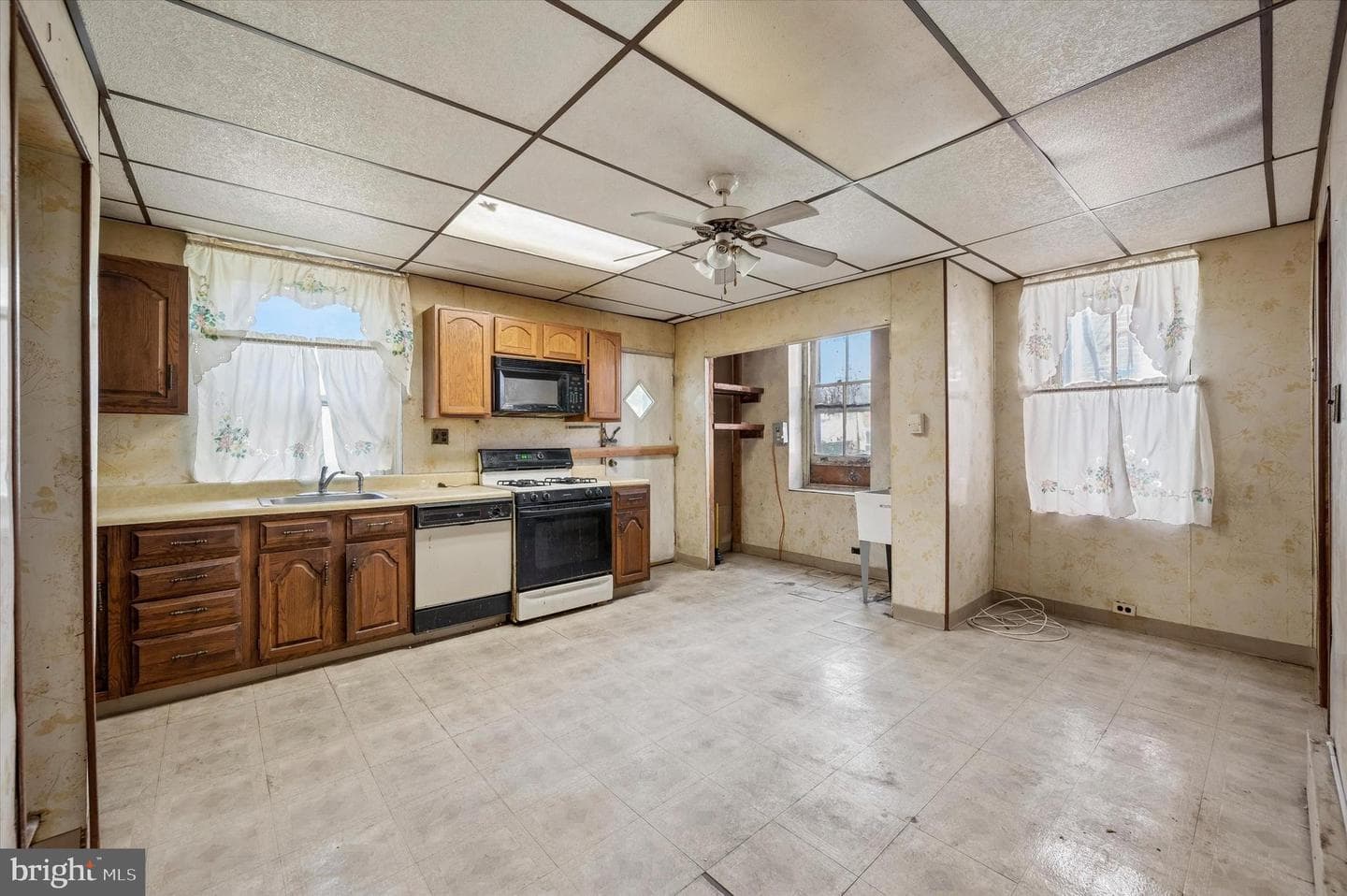 4511 Chester Avenue photo 14