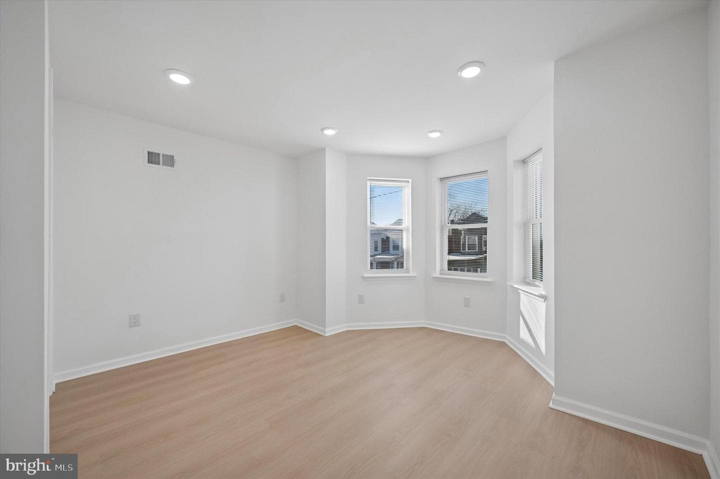 5539 Pine Street photo 18