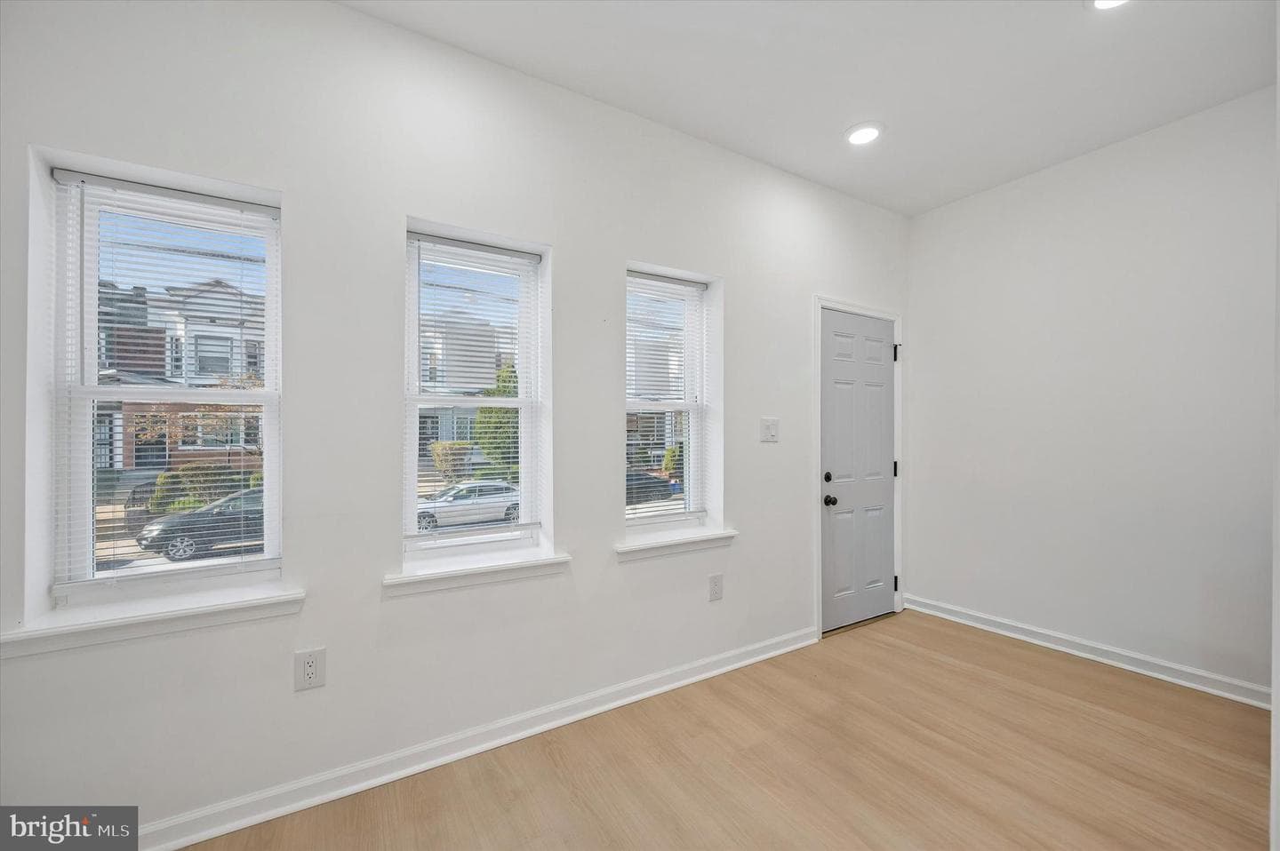 5539 Pine Street photo 3