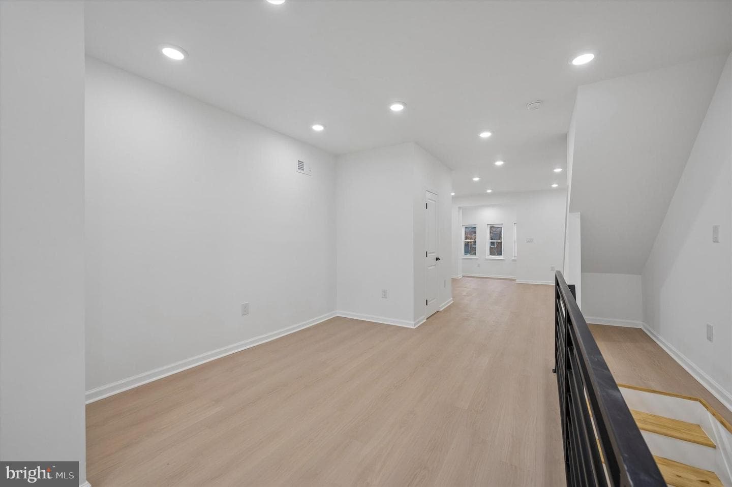 5539 Pine Street photo 8