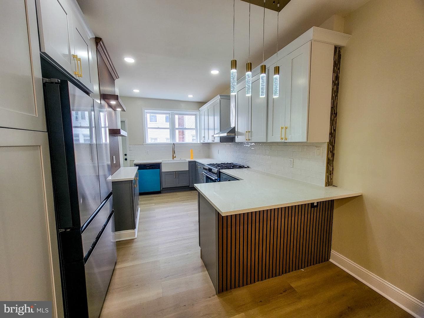 1449 Conlyn Street photo 11
