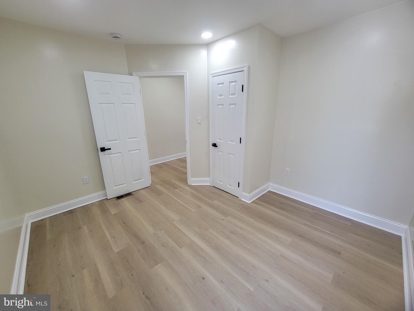 1449 Conlyn Street photo 9