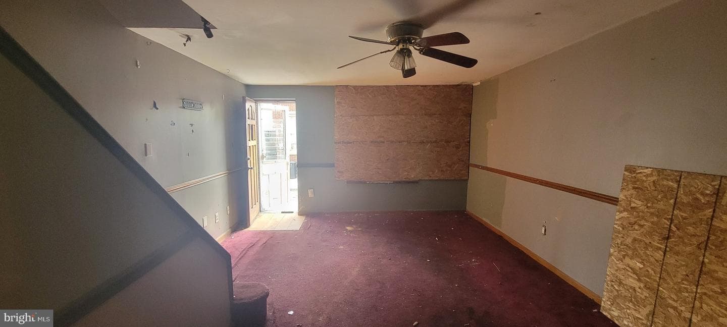 2615 E Birch Street photo 3