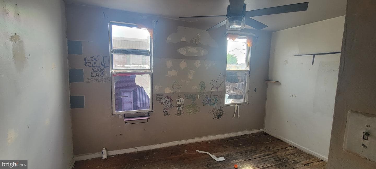 2615 E Birch Street photo 9