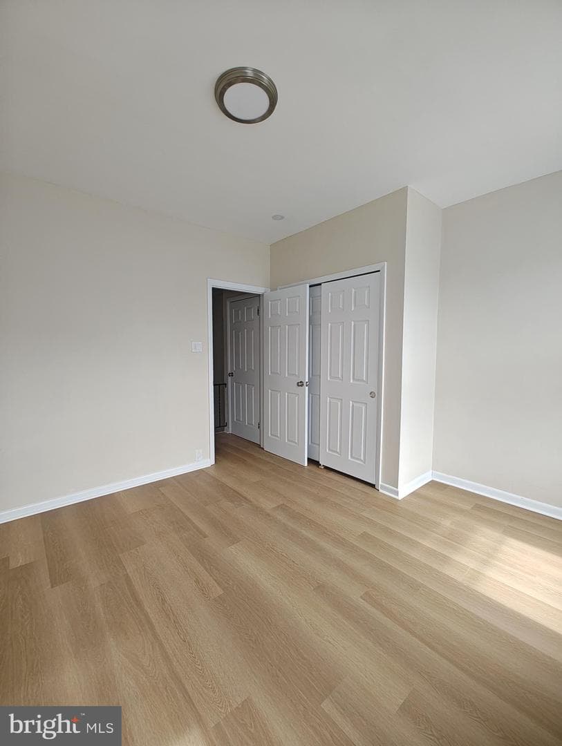 2639 E Madison Street photo 17