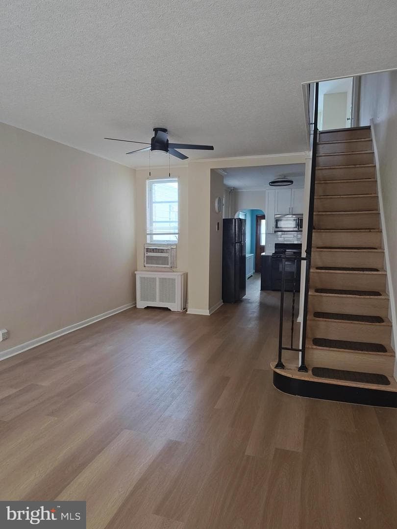 2639 E Madison Street photo 3