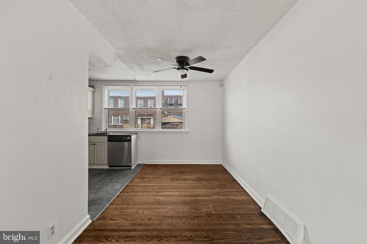 6334 Edmund Street photo 4