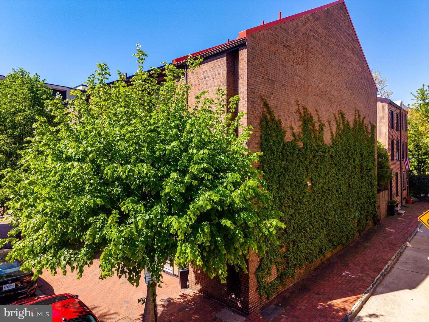 406 S 6th Street photo 4
