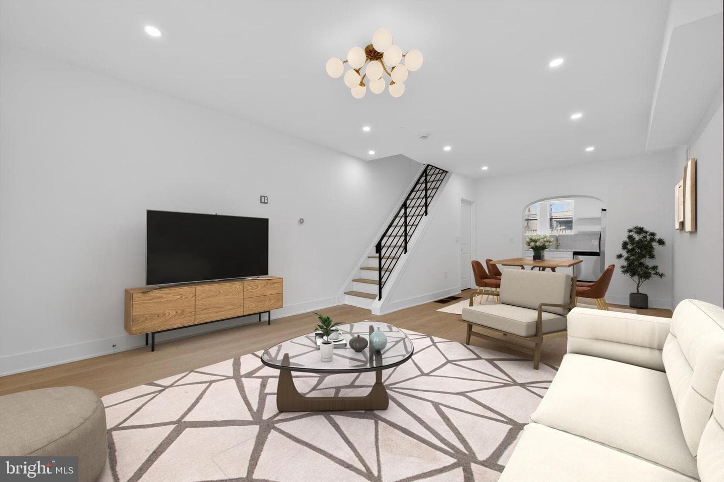 2033 S Mildred Street photo 3