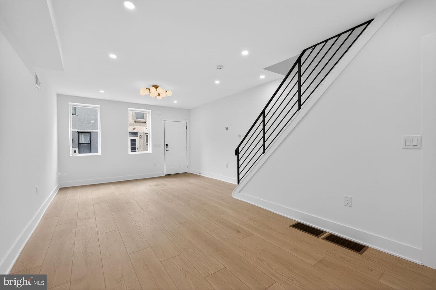 2033 S Mildred Street photo 6