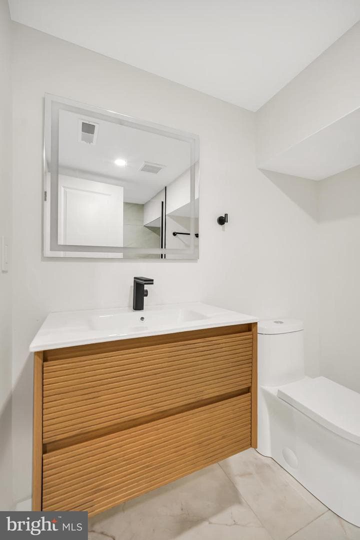 2218 Bainbridge Street photo 11